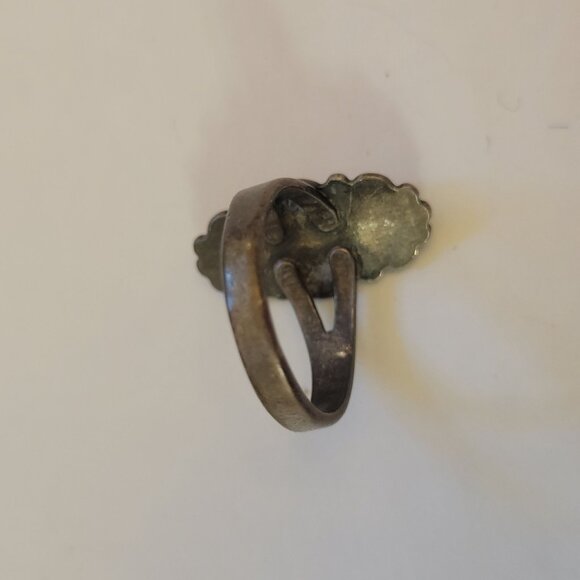 Vintage Oval Abalone Silver Ring With Intricate Detailing Size 6.5 - Picture 4 of 6